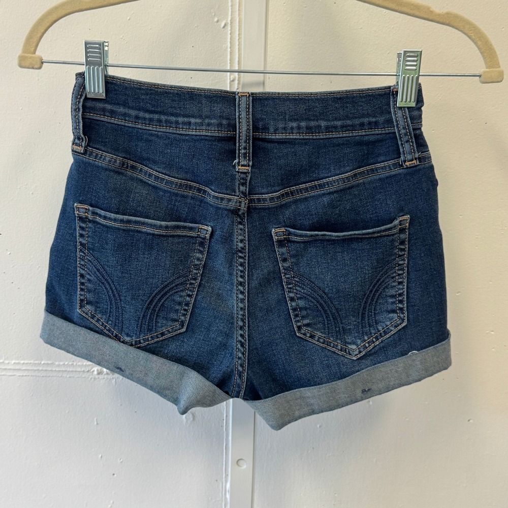 Hollister Classic High-Rise Short Distressed Denim Dark Wash Size 0 W25 Stretch - Picture 2 of 7